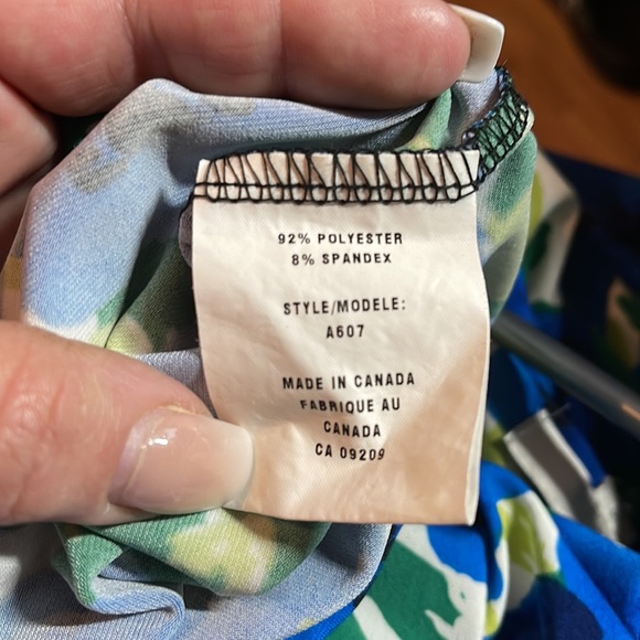 Dress - Picture 4 of 4